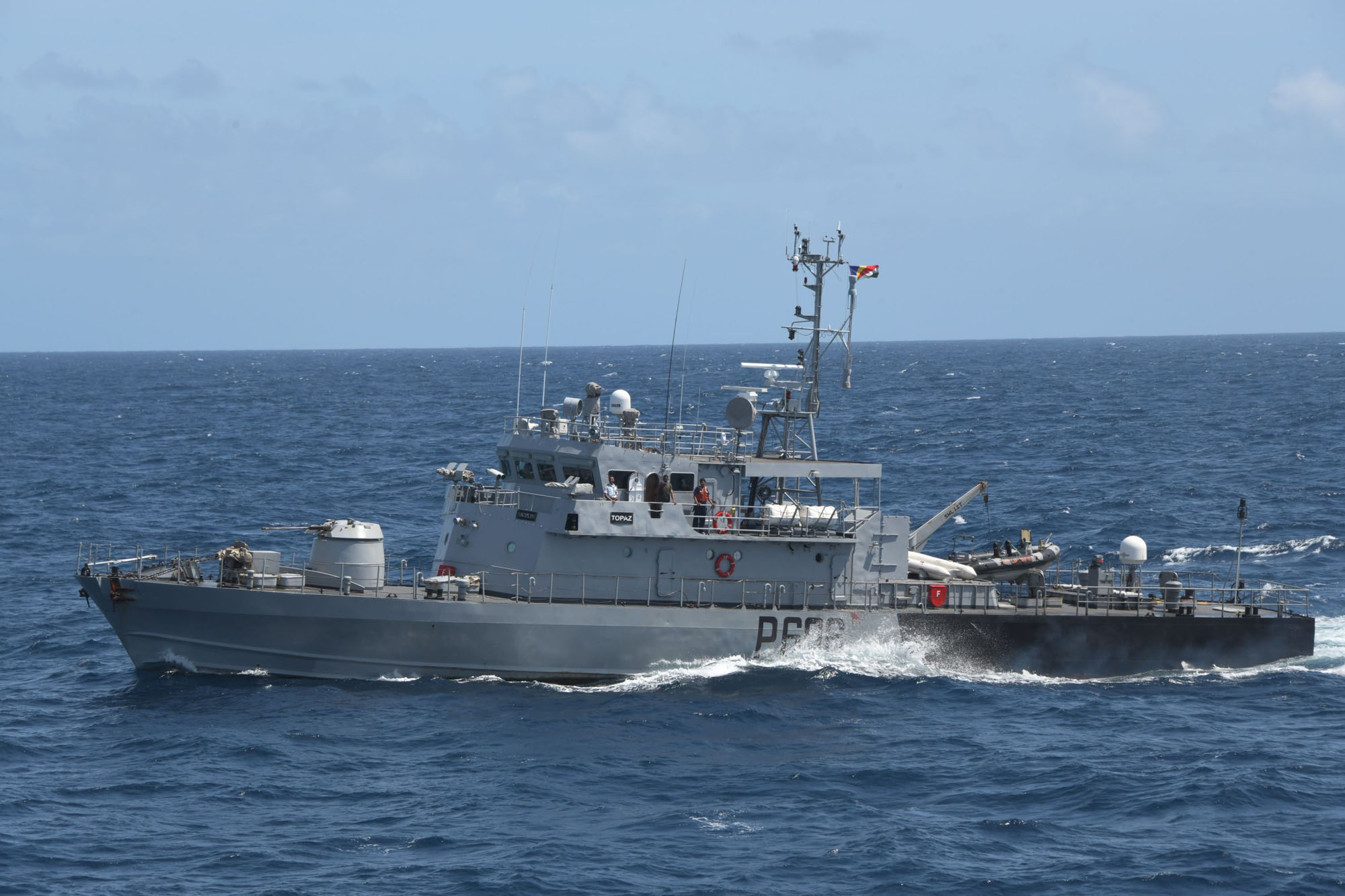 海自の遠洋練習航海部隊、セーシェル沿岸警備隊と親善訓練を実施（6月