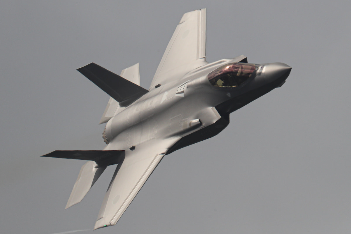 航空自衛隊、米空軍B-1B爆撃機と共同訓練を実施（6月21日）｜J