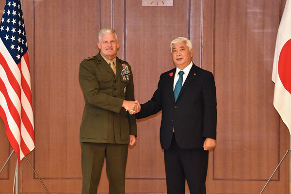 貴重、非売品、在日米軍HSC-12司令名前入り贈呈用の指揮官2023 貴重、非売品、在日米軍HSC-12司令名前入り贈呈用の指揮官