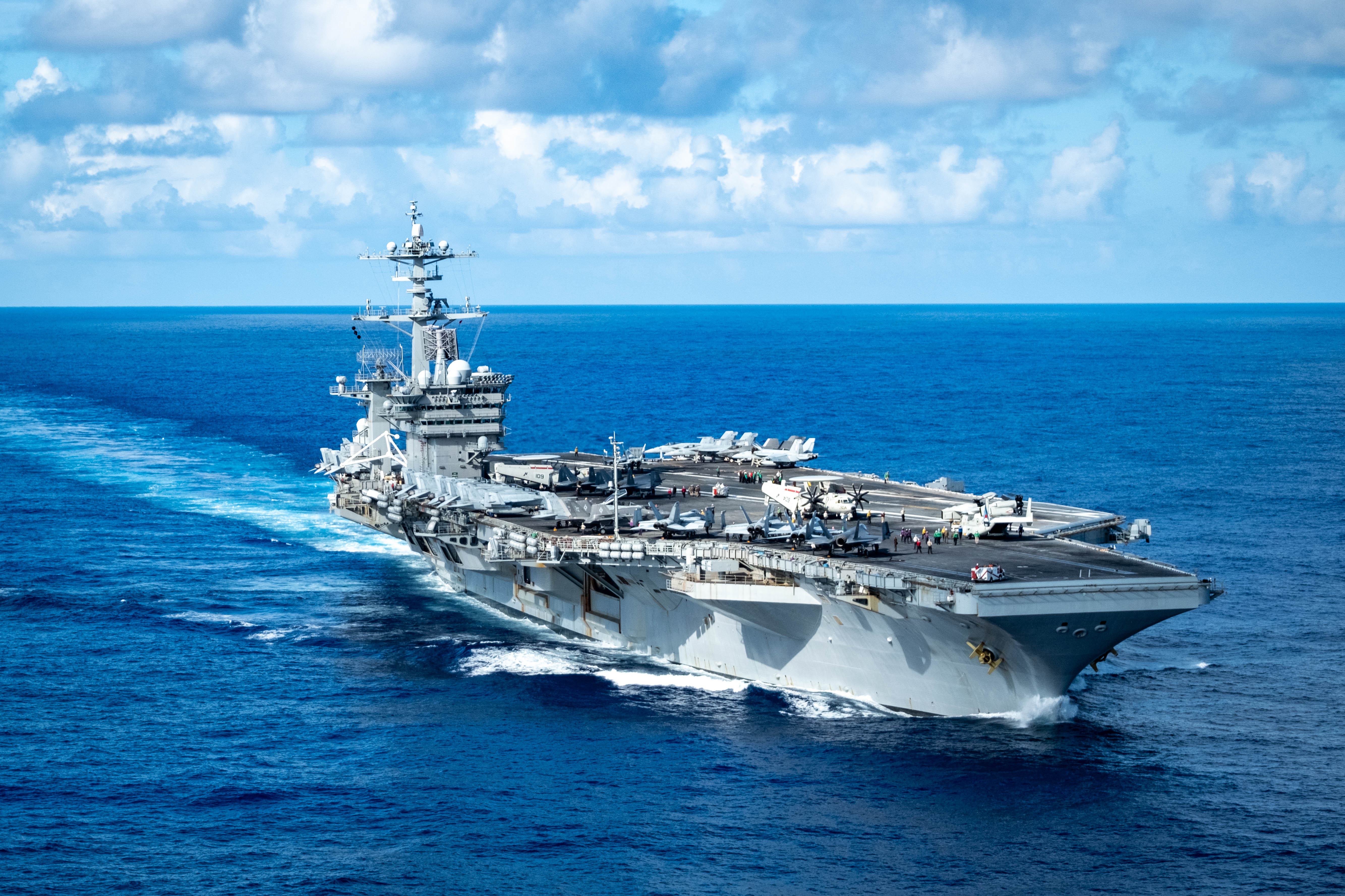 米海軍 空母ジョージワシントン 着艦パッチ4枚セット hqdefault.jpg