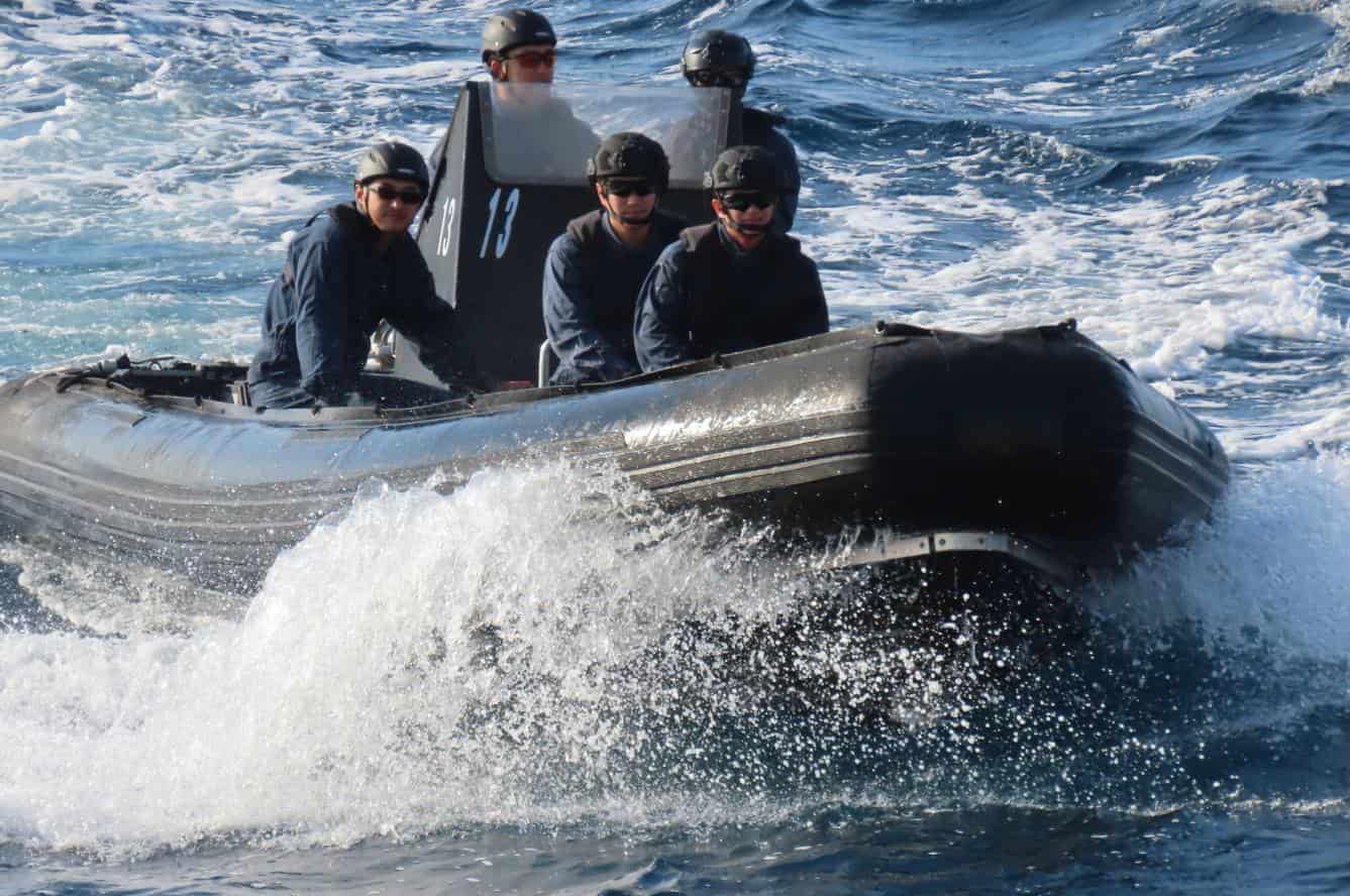 アデン湾海賊対処の水上部隊 令和6年12月の活動状況｜Jディフェンス