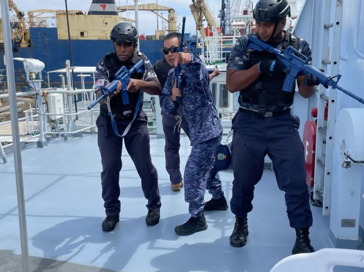 海自、フィジー 海軍と共同訓練を実施（11月3～7日）｜Jディフェンス