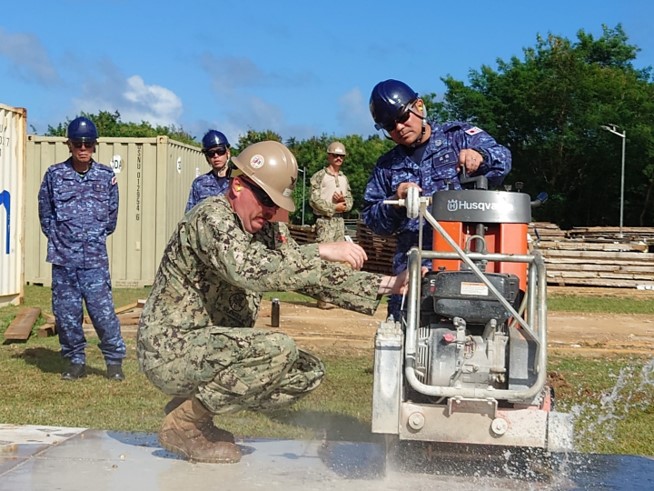 海自、米テアニン島で11月17日～21日に米海軍との共同訓練を実施｜J