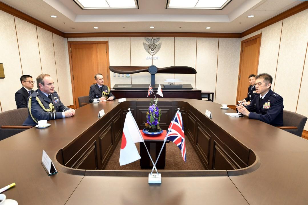 英空軍航空・宇宙軍団司令官が訪日、門間航空幕僚長と懇談（12月3日・4