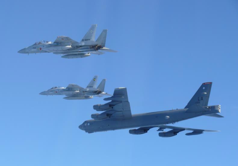 航空自衛隊と米空軍が共同訓練を実施（12月10日）｜Jディフェンス