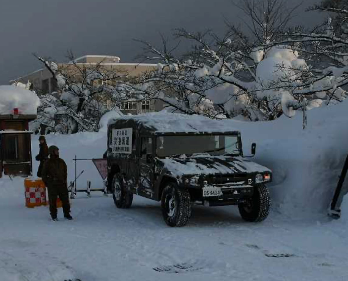 青森県青森市で大雪のため陸自が災害派遣（2月2日）｜Jディフェンス