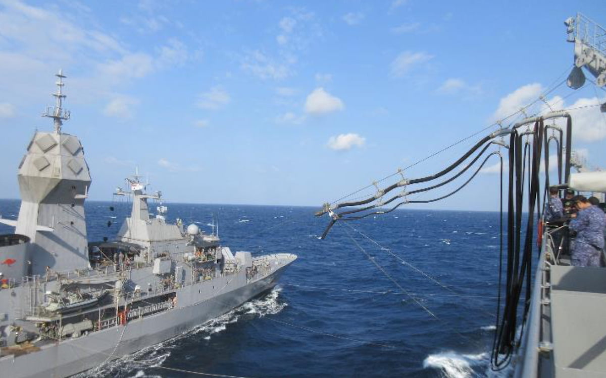 【希少】オーストラリア海軍 第822X飛行隊 司令官 チャレンジ 非売品 海上自衛隊とオーストラリア海軍が共同訓練を実施（2月22日）｜J