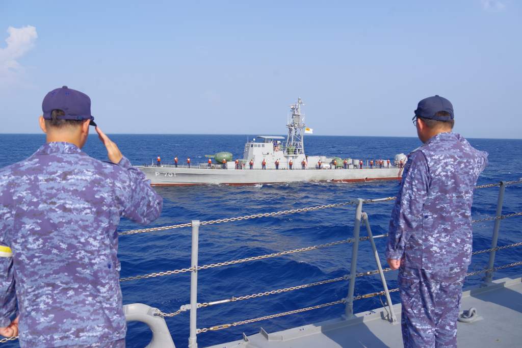 海自、スリランカ海軍と親善訓練を実施（3月11日）｜Jディフェンス