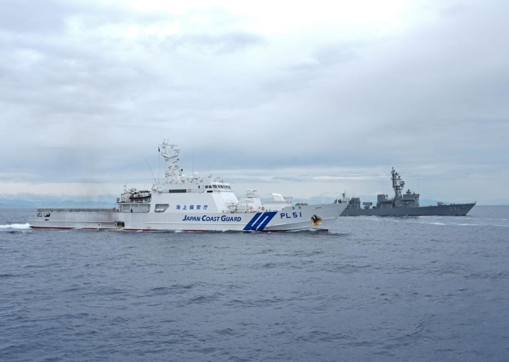 海上自衛隊と海上保安庁が新潟沖で共同訓練を実施（6月3日）｜J