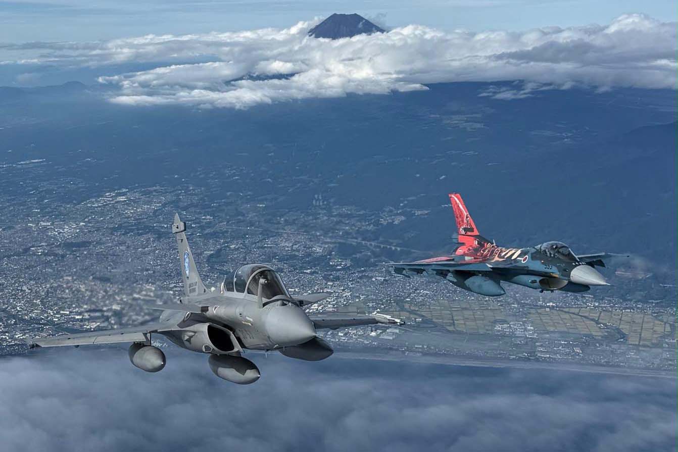フランス空軍ラファールなどが百里基地に展開 空自航空部隊と共同訓練